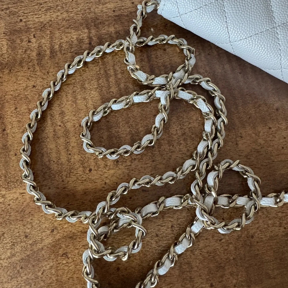 CHANEL White Caviar Leather cardholder on chain - Picture 10 of 15